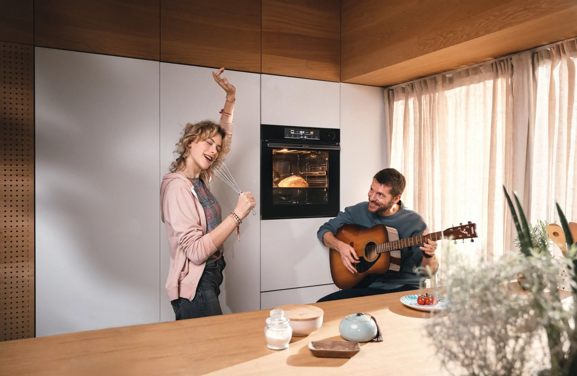 INT-gorenje-builtinovens-ambient-oven-2000X1300